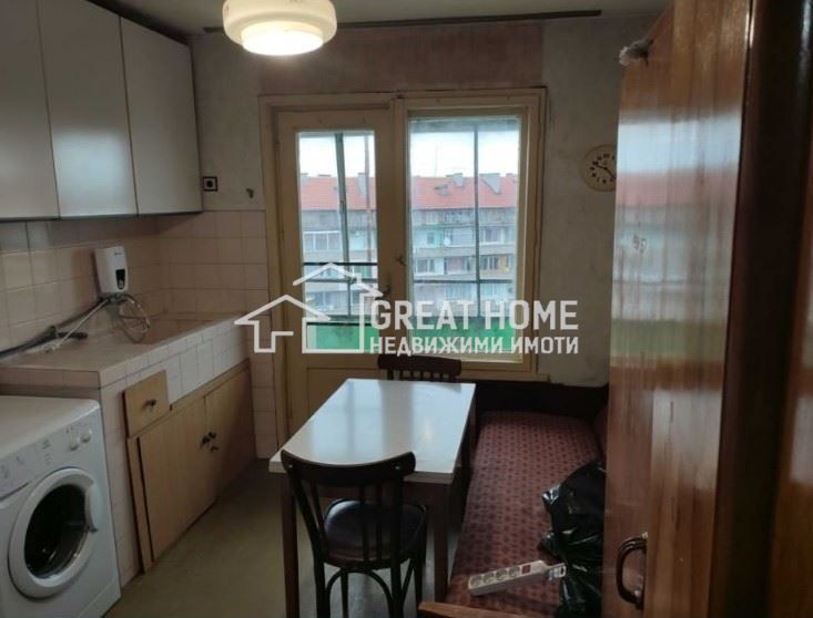 Продава се Тристаен апартамент в Търговище, Център - 75 кв.м за 884 €/кв.м - Снимка #2