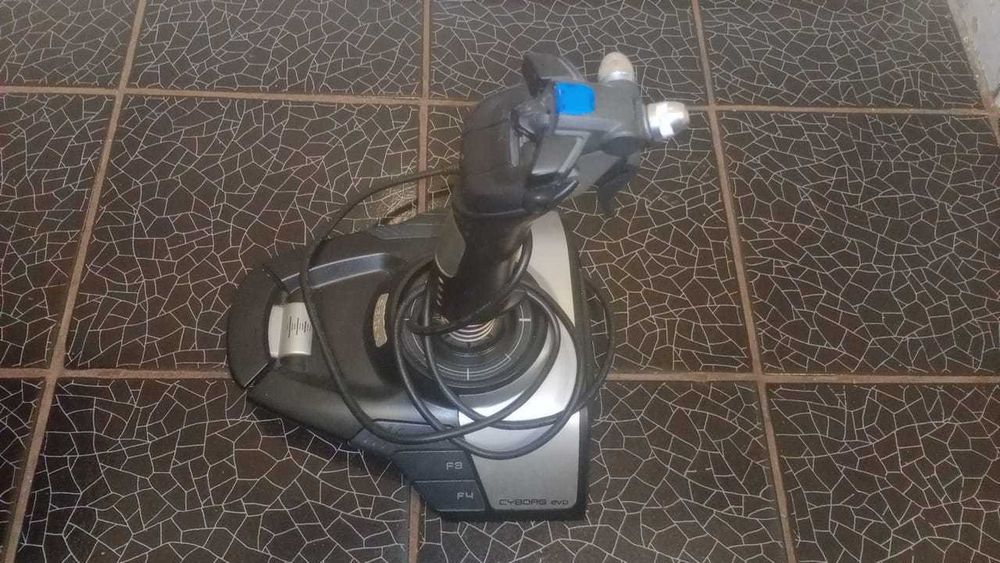 Joystick Saitek Cyborg Evo