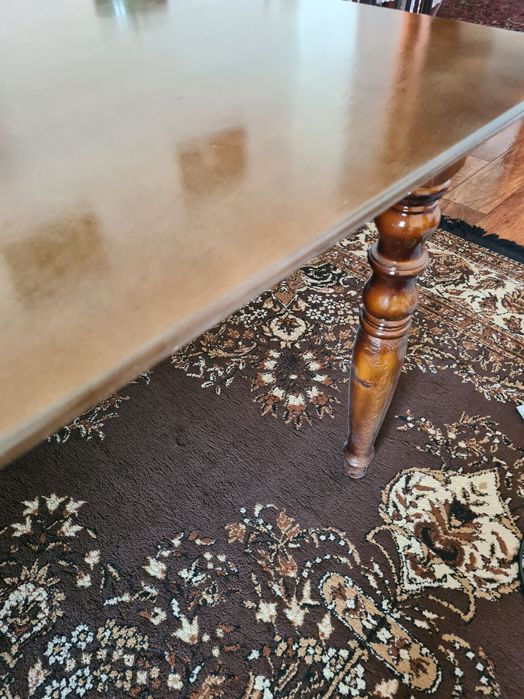 Продам деревянный стол по цене стула