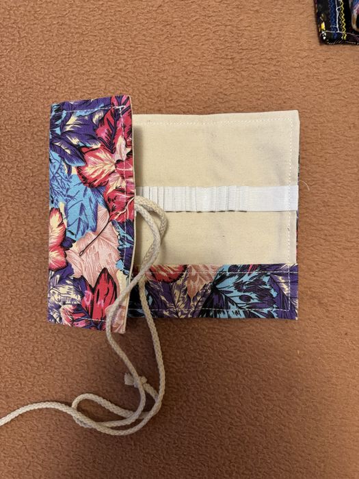 Несесер за моливи и химикалки