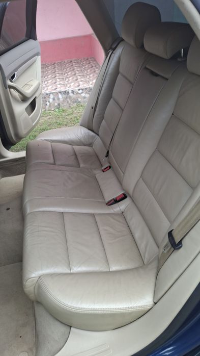 Vând Audi A6 C6 (break), an fabricație 2006, motor 2.0 TDI 136 CP, cutie manuală 6 trepte