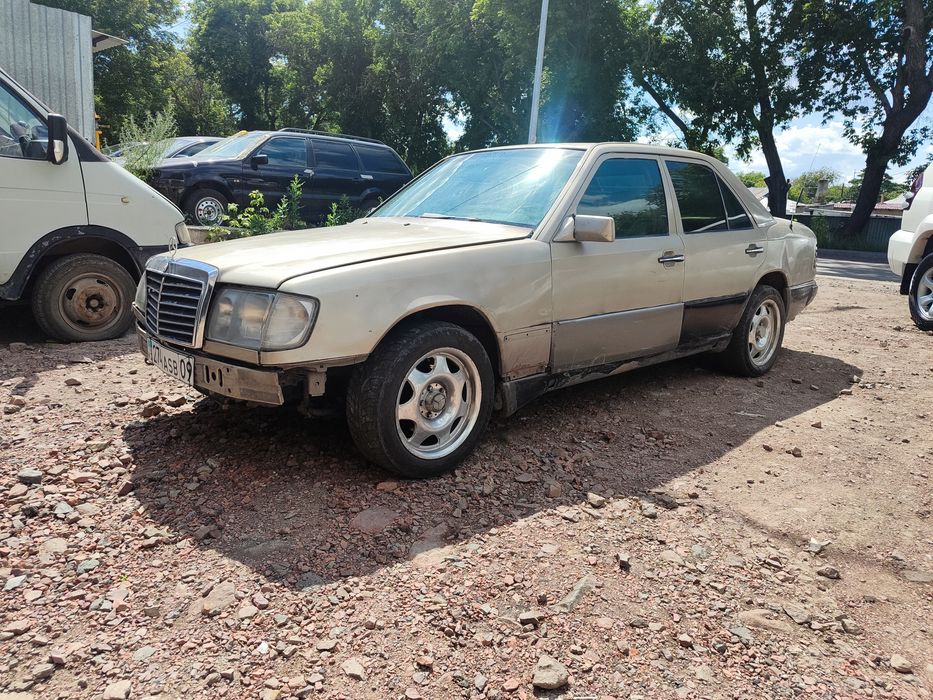 Мерседес W124 по запчастям продаётся