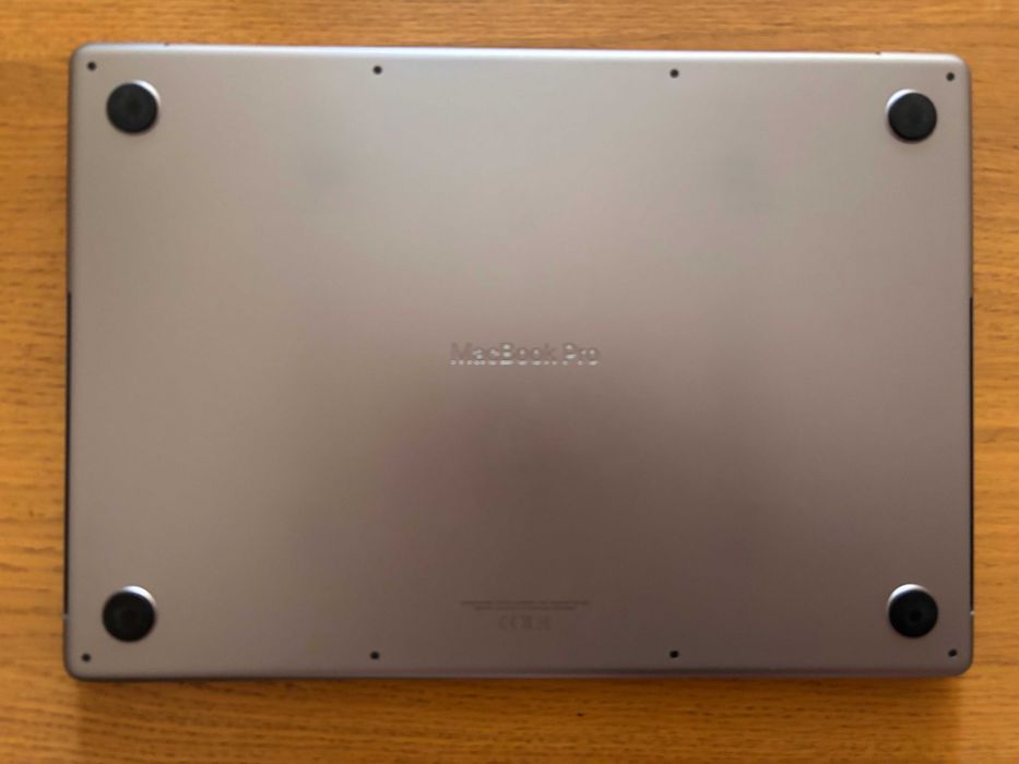 Macbook Pro M1 16inch 32gb ram 1tb ssd