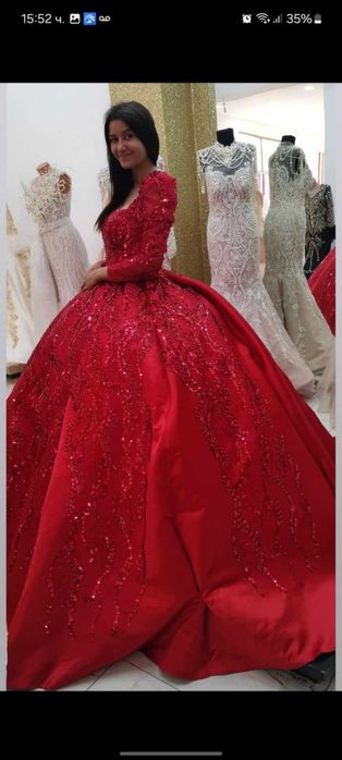 Роклите се продават