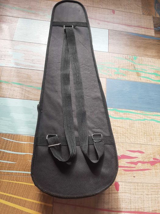 Продавам калъф за цигулка и контрабас