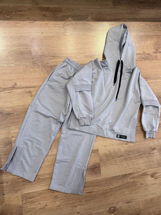 Анцуг с качулка за момиче на 11-12