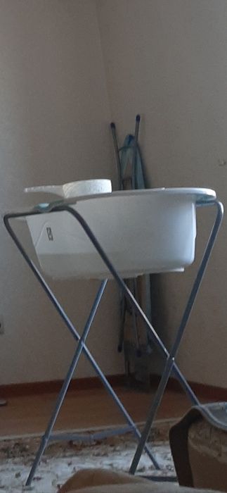 Продам кроватку ванночку стульчик