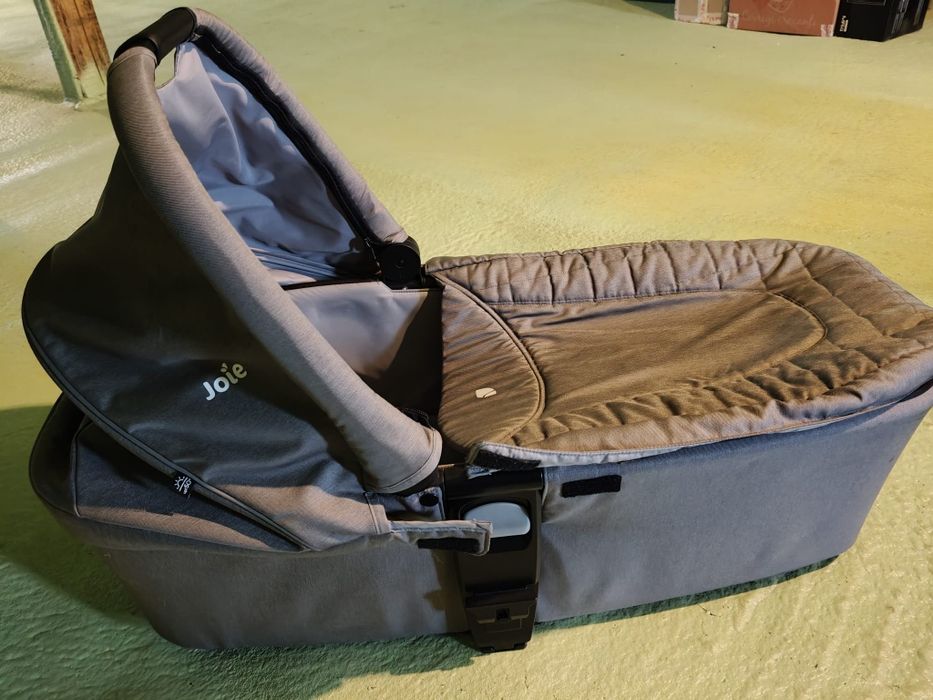 Vând cărucior Jole 3 in 1