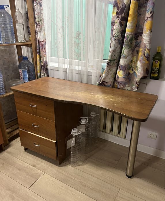 Стол письменный