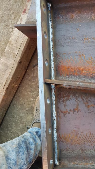 Vand și construiesc o gama larga de hale sau structuri metalice noi ne