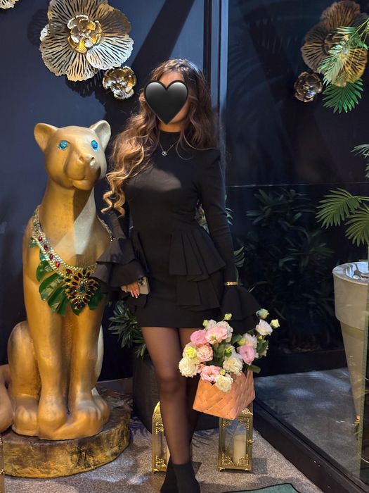 Продам платье,надевала 1 раз ,Размер S по фигуре хорошо сидит Цена