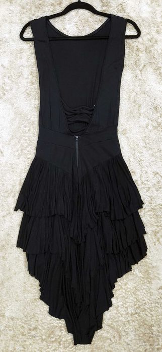 Rochie neagra cu volane