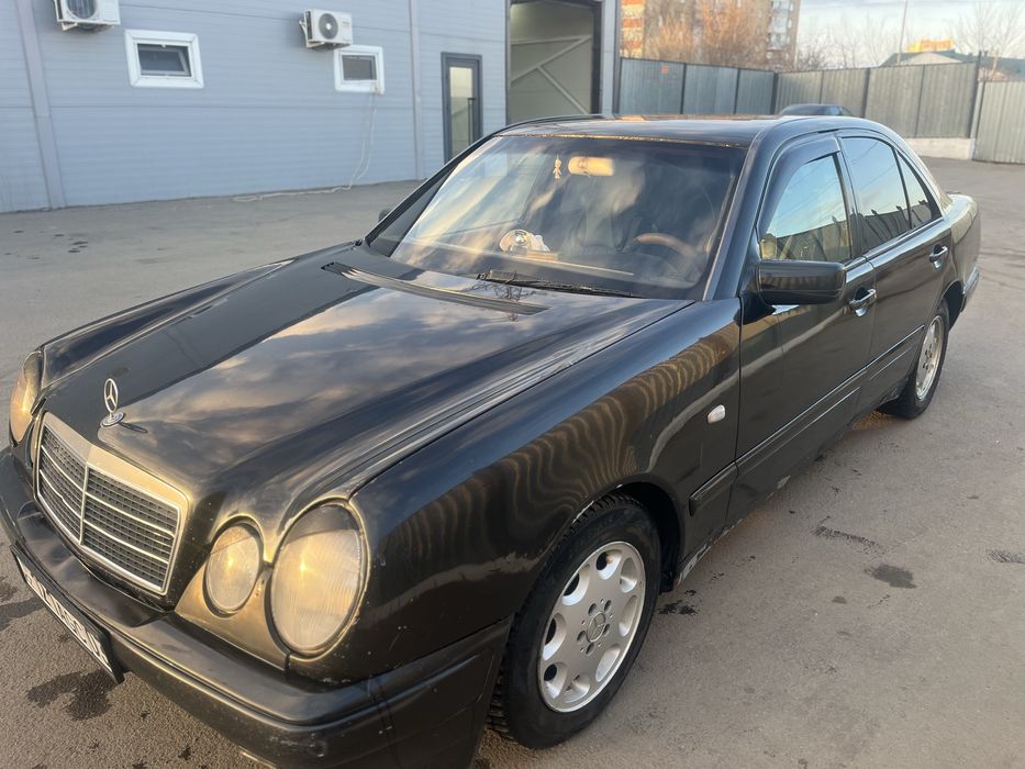 Продам мерс 210 обьем 2 литра