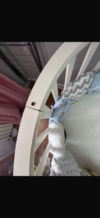 Продам детскую кроватку