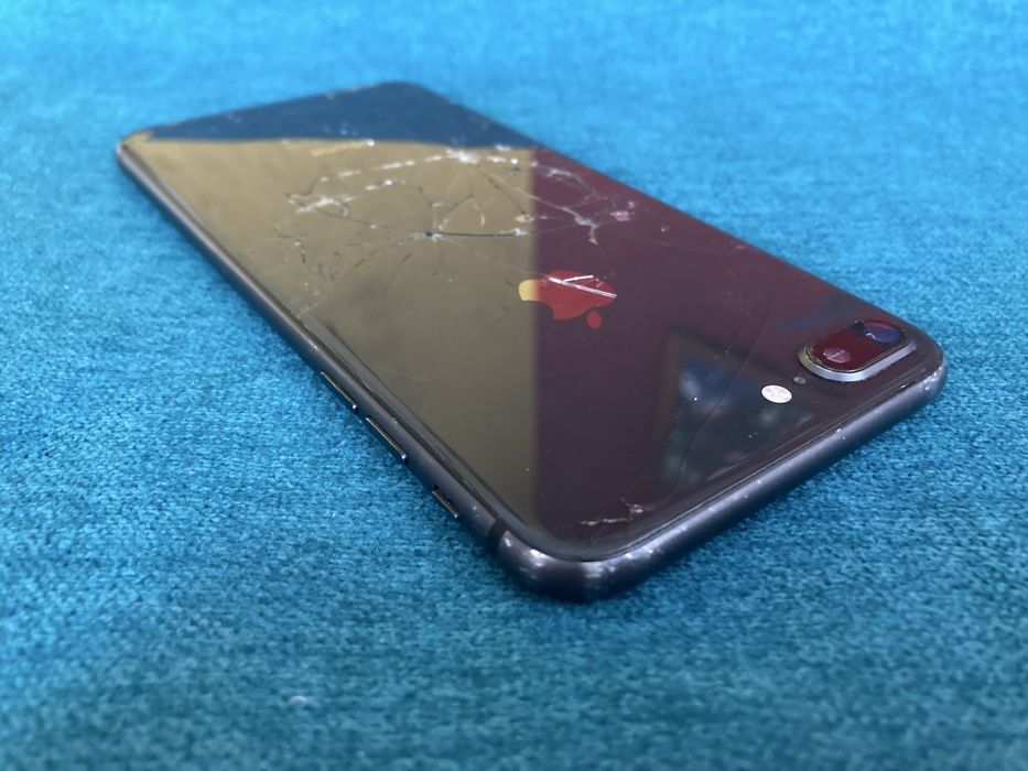 Iphone 8 plus - baterie 83%