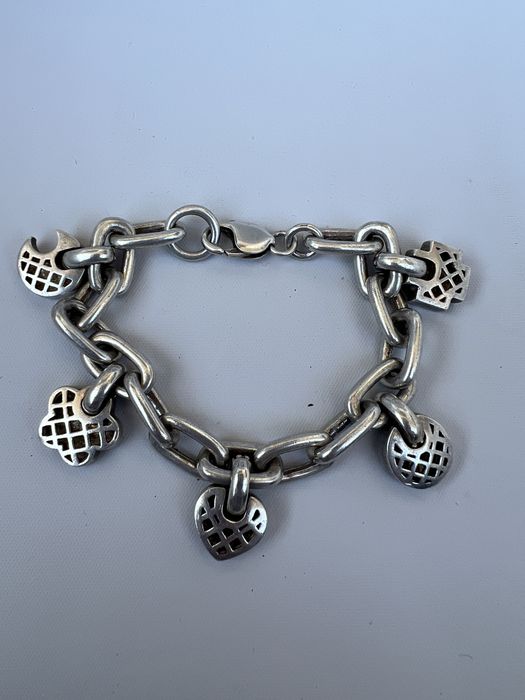 Bratara din argint cu charmuri