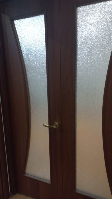 Продам двери межкомнатые