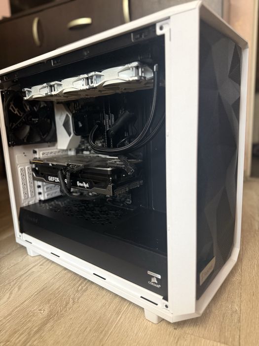 Геймърски компютър/ I9 9900K/Водно/32GB/RTX 3090 24GB/2TB SSD