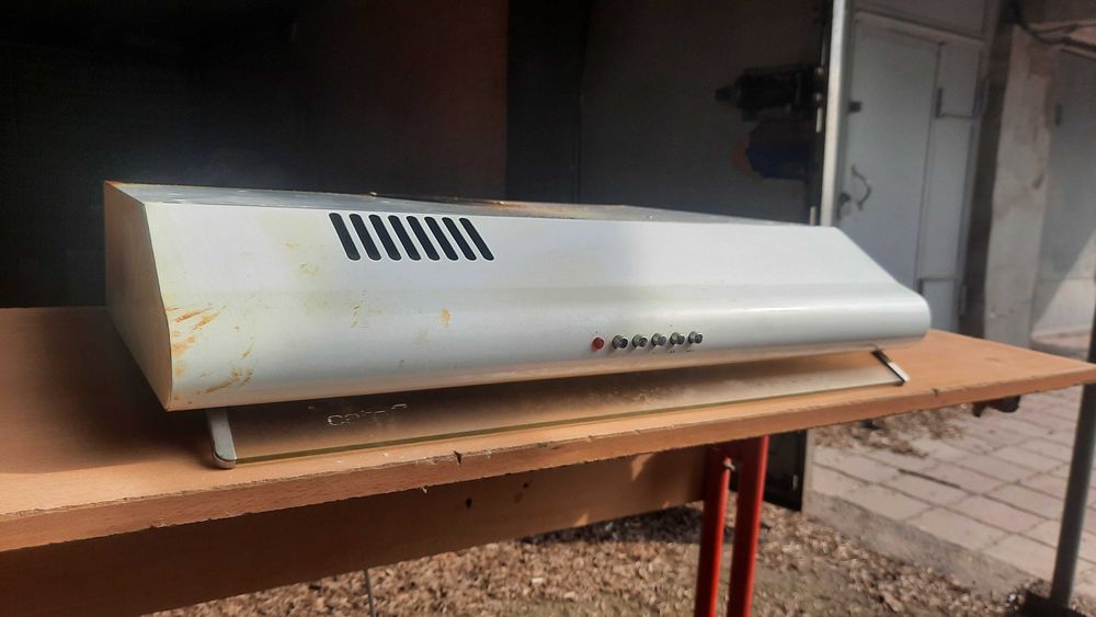 Продам Кухонную вытяжку