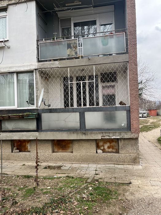 Продава се Двустаен апартамент в Търговище, Запад 1 - 74 кв.м за 1034 €/кв.м - Снимка #1