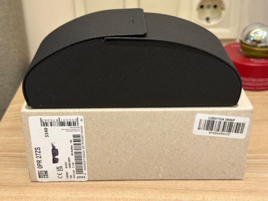 Слънчеви очила Prada