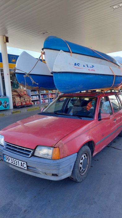 продавам 3 местно туристичско кану