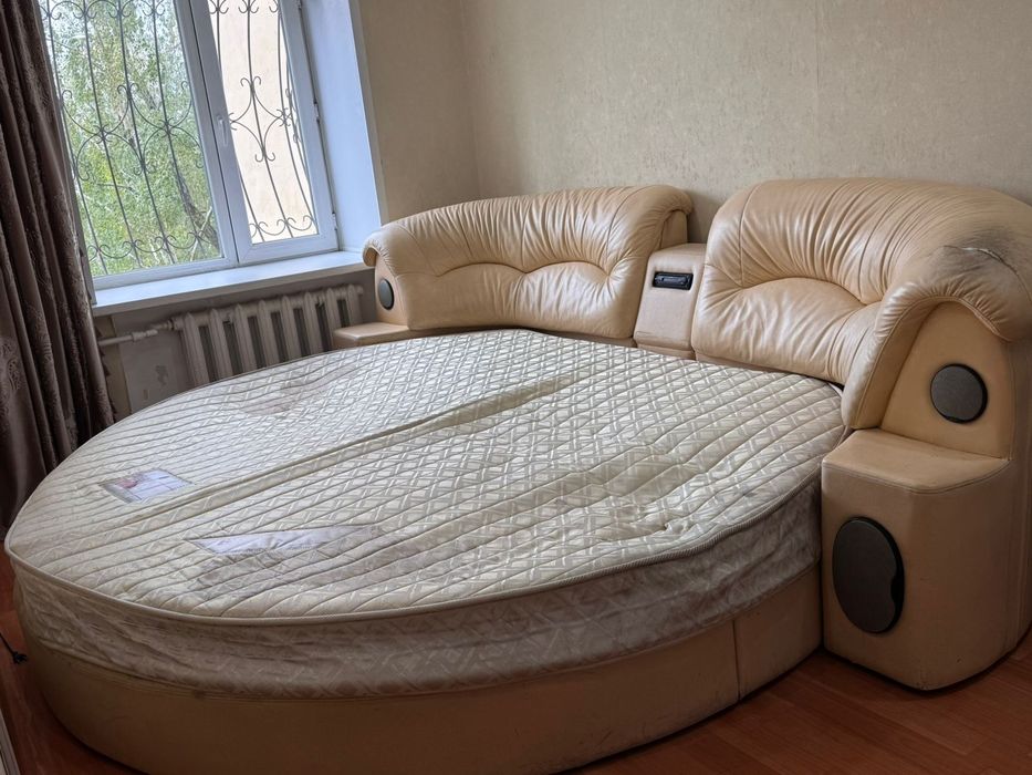 Кровать б/у для рестовраци