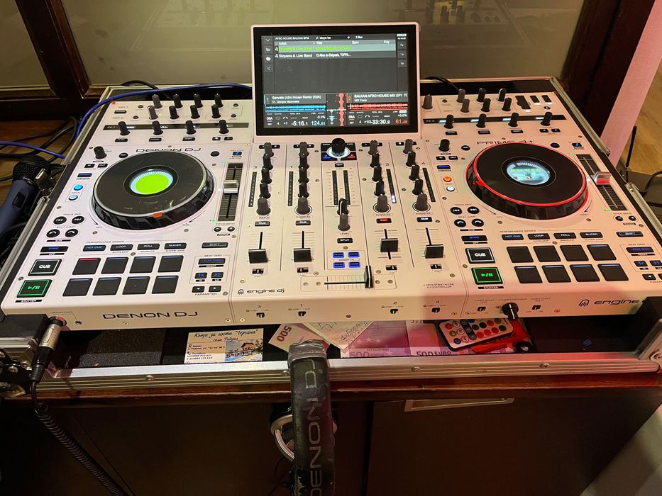 Denon DJ Prime 4+ White DJ контролер - Limited Edition на добра цена с кейс