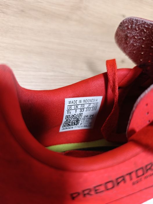 Детски футболни обувки - adidas predator