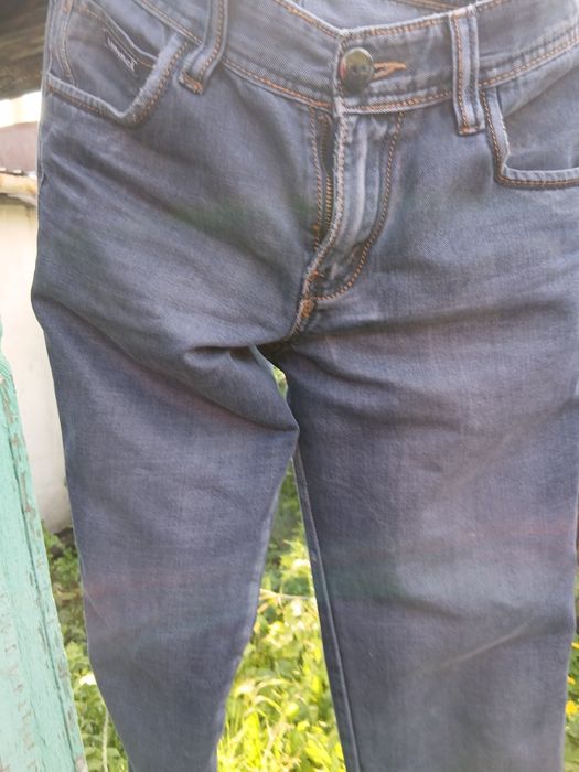 Продам джинсы в отлич состоянии 30р, на рост 165см