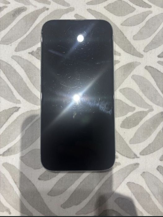 IPhone 15 white 128gb