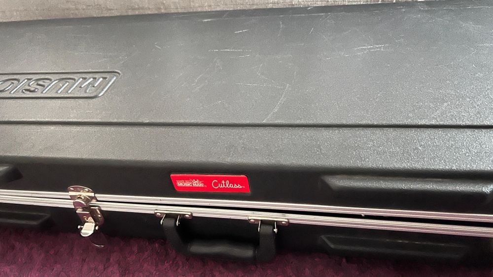 Chitară - Music  Man Cutlas