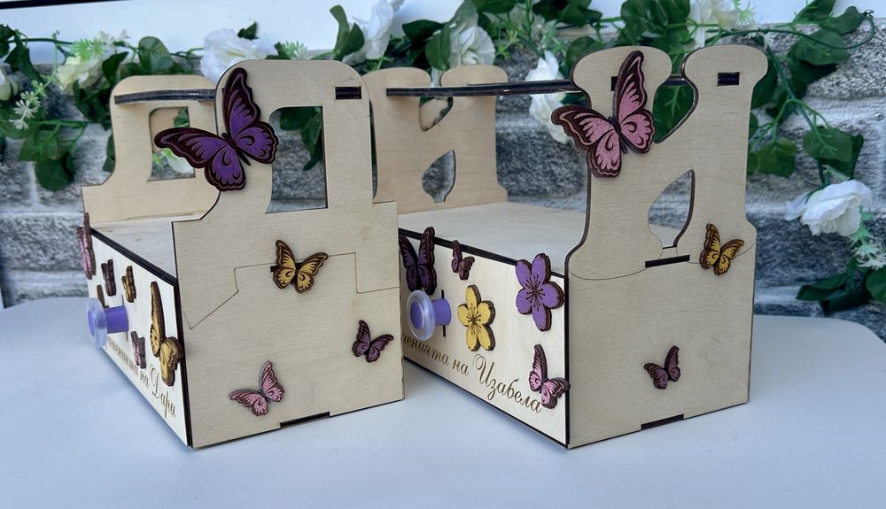 Поставка за диадеми с чекмедже за аксесоари