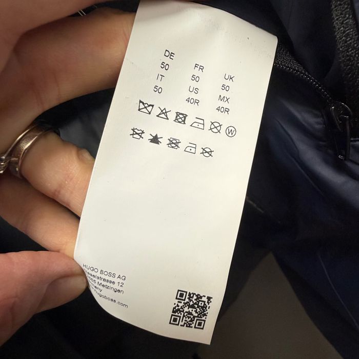 Geacă neagră Puffer de iarnă Hugo Boss, mărimea 50 (M), aproape nouă