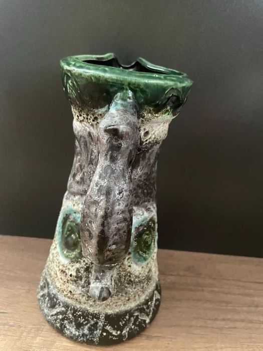 Винтидж ваза 23 на 10 сантиметра ръчно изработена