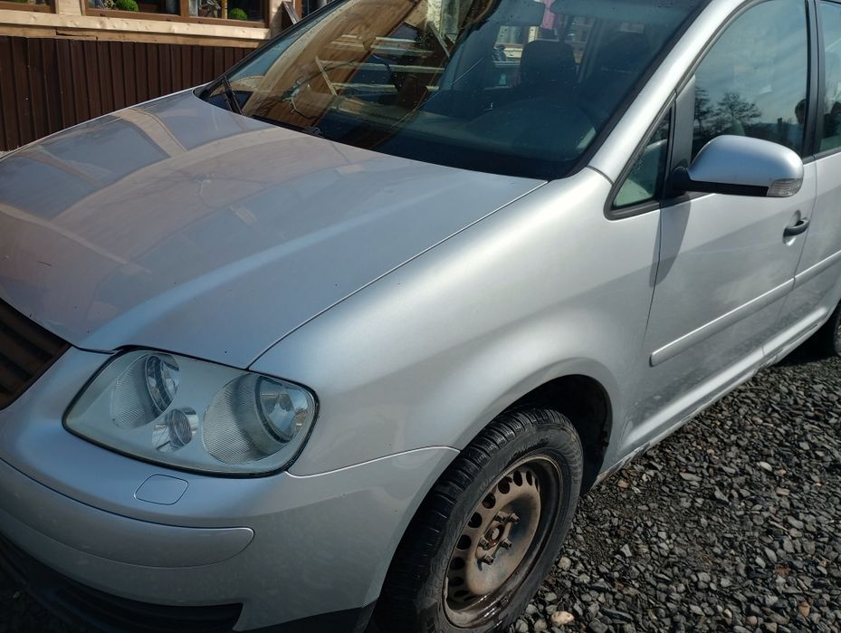 Vând Vw Touran 1.9 ,7 locuri.An 2006.