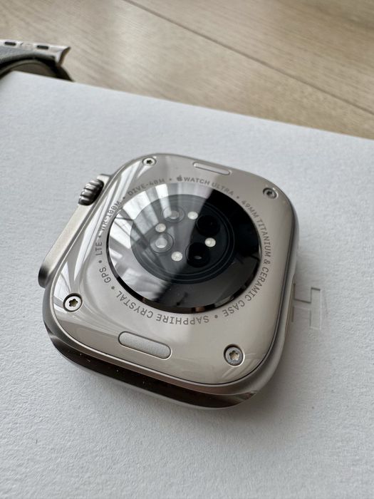 Apple Watch ULTRA 2 + folii + 3 curele (garantie Aprilie 2026)