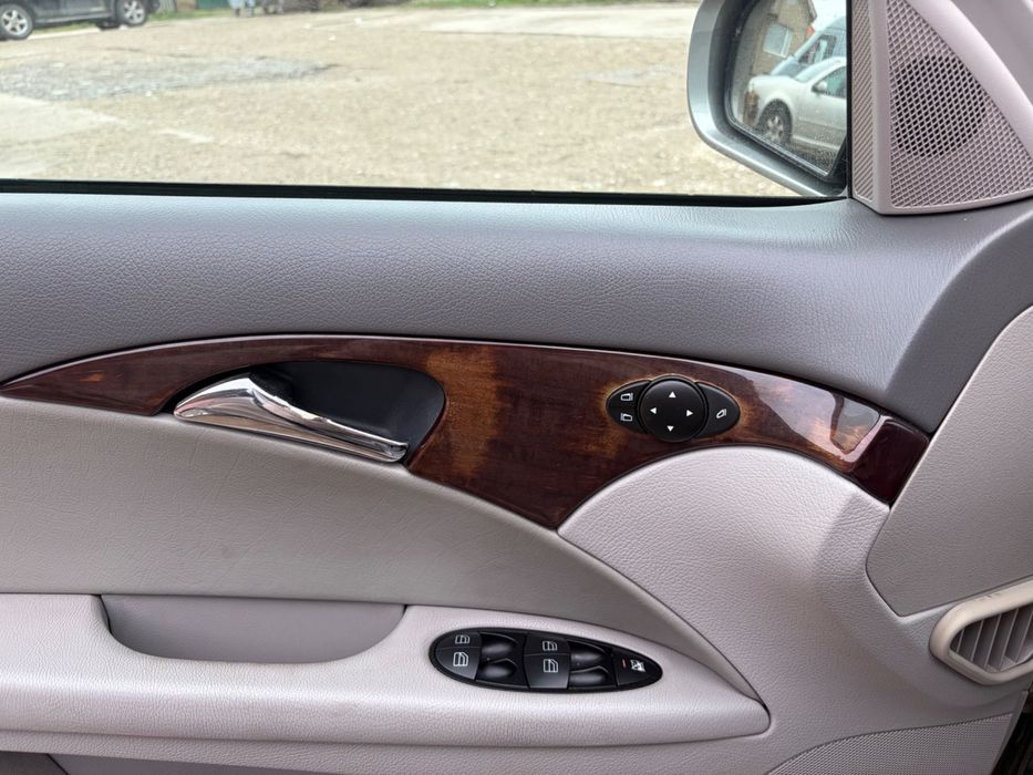 Mercedes E320 224konq 2006g