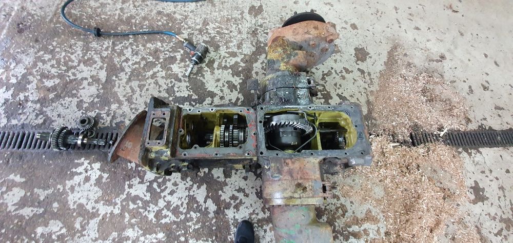 Dezmembrez tractor Fendt 312 piese