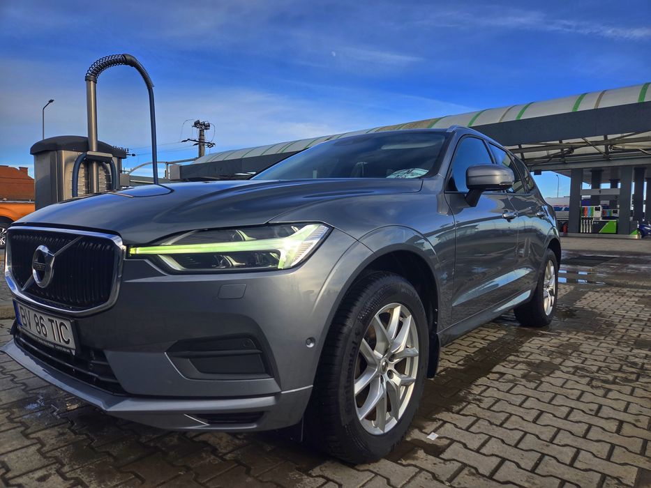 Volvo XC60 Momentum întreținut