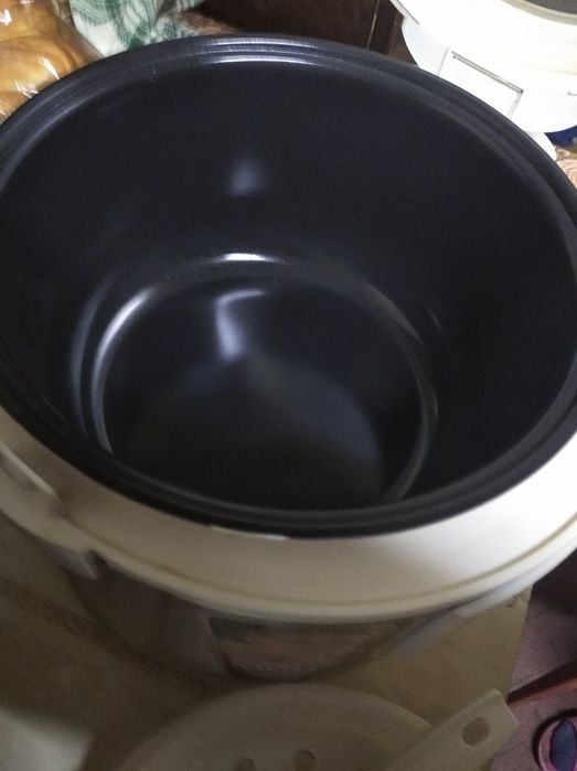 Мультиварка REDMOND -rmc