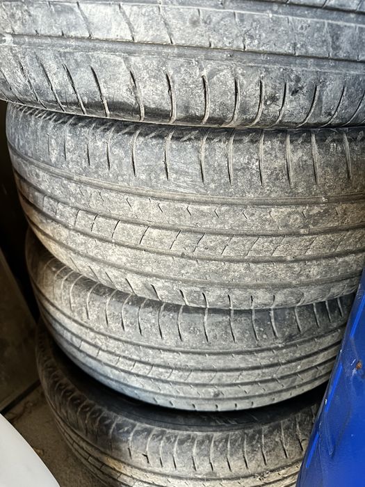Продам шины 205-60-R16 Kumho