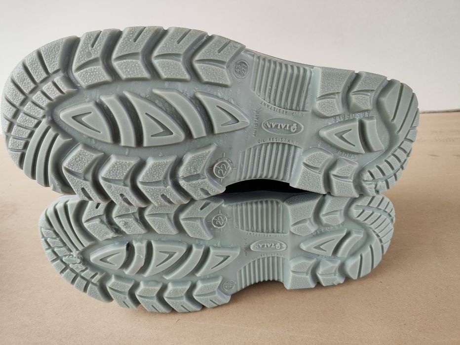 Спец обувь     .