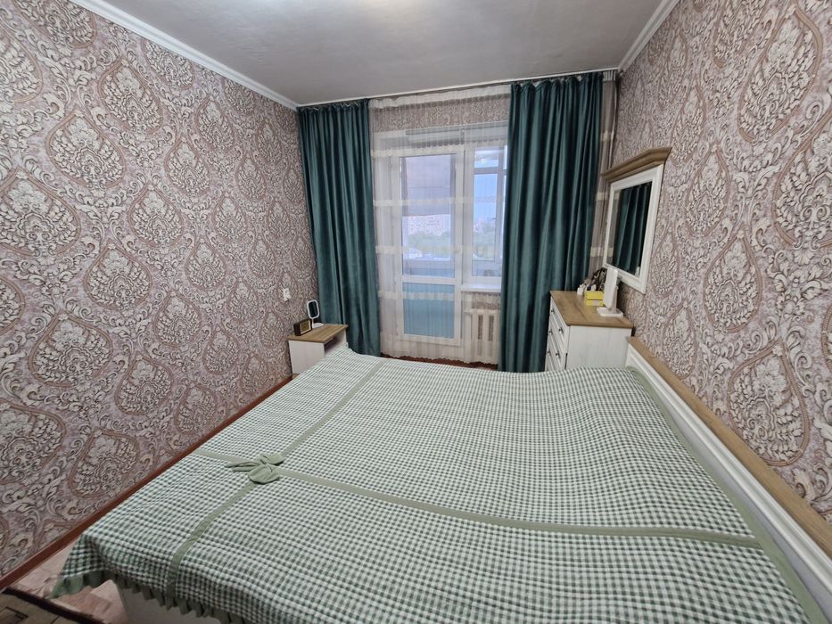 Продам белый спальный гарнитур