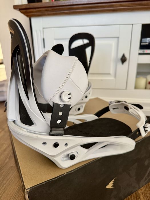 Legaturi snowboard BURTON SCRIBE WMS – M – Fade to White