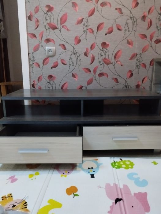 Подставка под телевизор