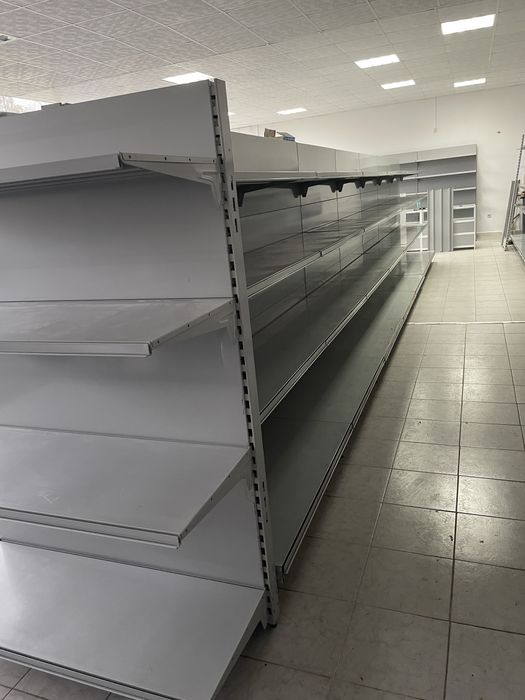 Крайстенни и островни стелажи