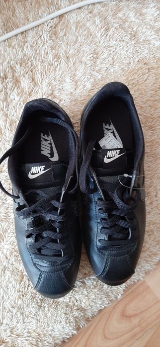 Adidasi nike barbari originali piele naturala NOI marime 41 26,5cm