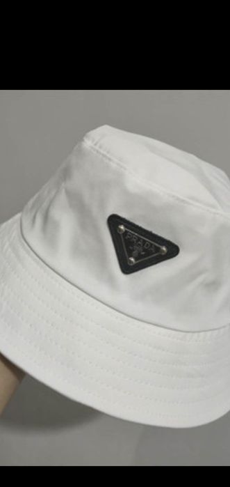 Pălărie Prada, model 2026, 3 modele