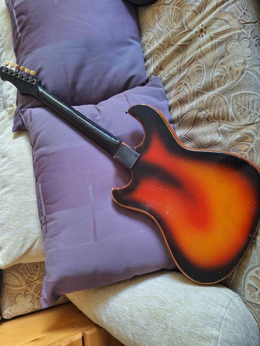 Ретро българска китара Орфей